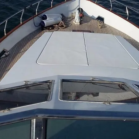 Úszó hotel Yacht Sorrento